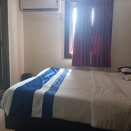כלכותה Hotel Presidency Inn מראה חיצוני תמונה